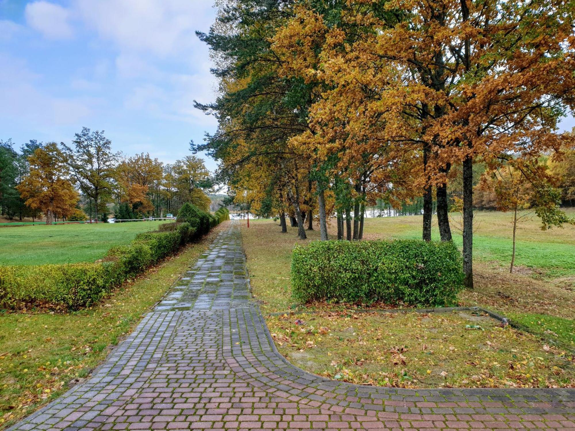 Park Inn Resort Lowicz Walecki Exterior photo